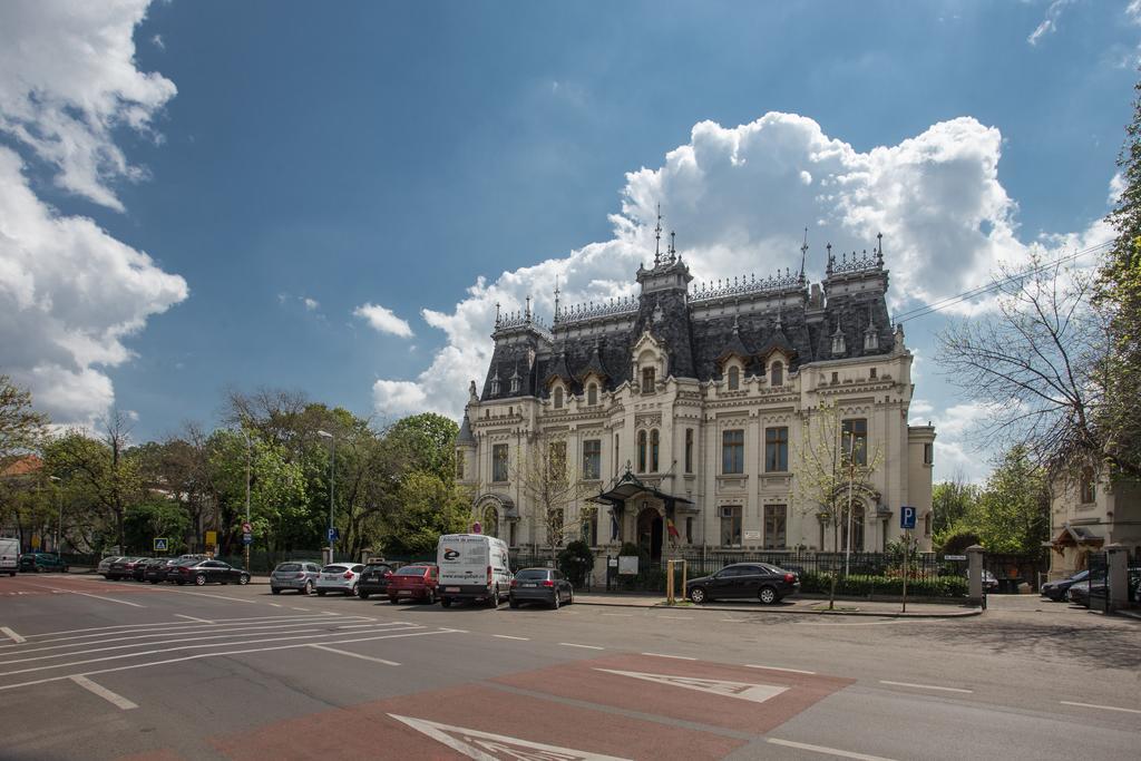 Central Garden By Urbanesq Bukarest Exterior foto